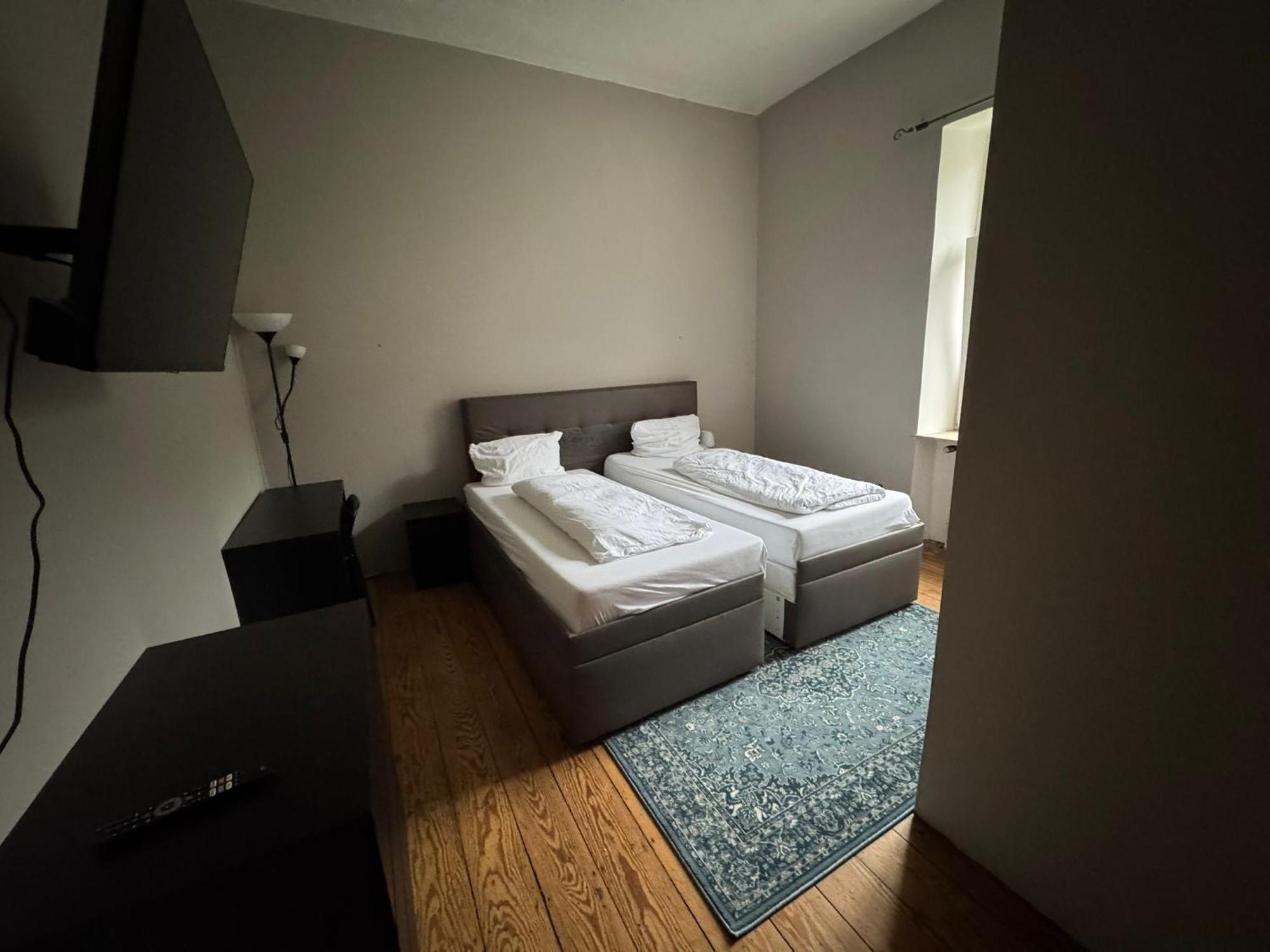 Zimmer In Kaiserslautern Exterior photo